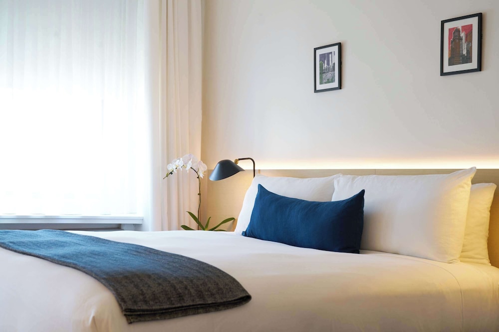 Habitación estándar, 1 cama de matrimonio grande del hotel The Chicago Hotel Collection Ambassador Gold Coast. Foto 4