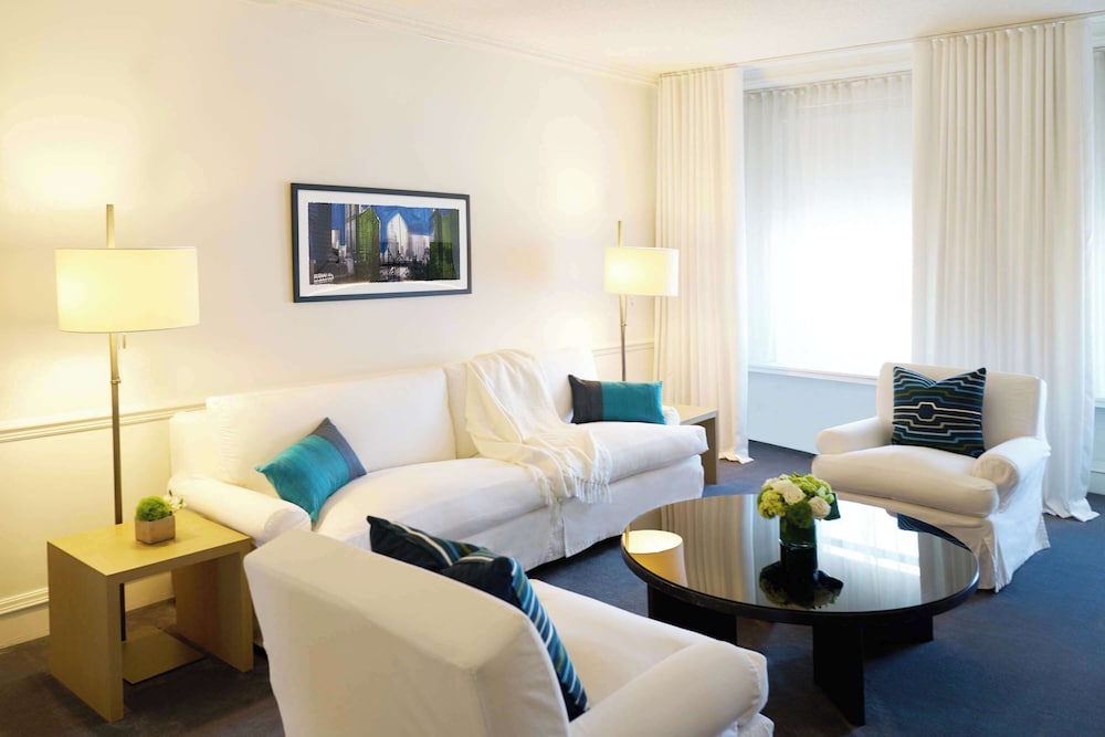 Suite Signature, terraza, vistas a la ciudad del hotel The Chicago Hotel Collection Ambassador Gold Coast
