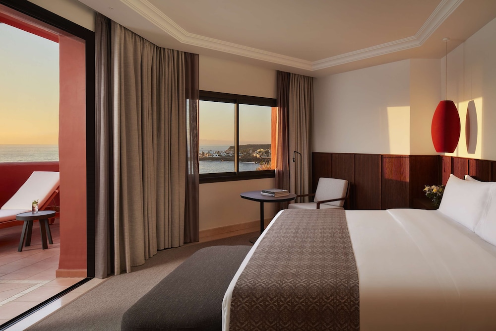 Suite, terraza, vistas al mar del hotel Tivoli La Caleta Resort. Foto 1