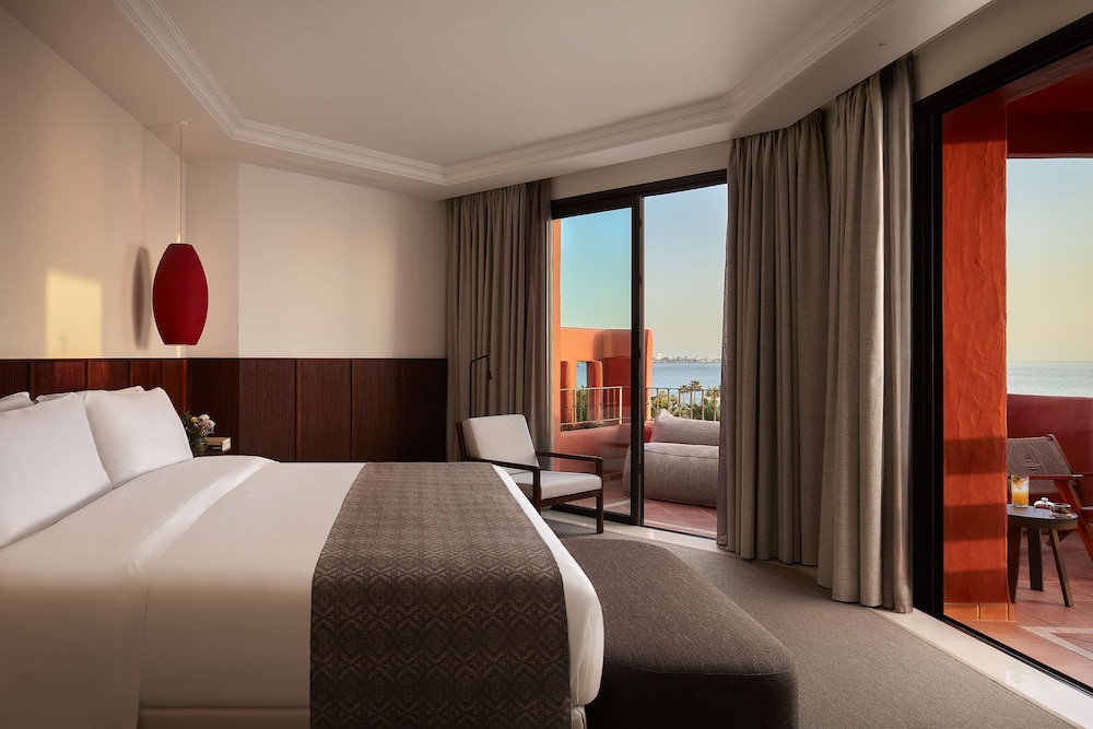 Suite, terraza, vistas al mar del hotel Tivoli La Caleta Resort. Foto 6