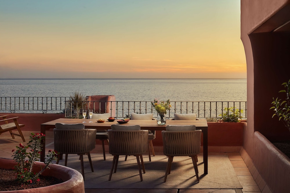 Suite, terraza, vistas al mar del hotel Tivoli La Caleta Resort. Foto 7