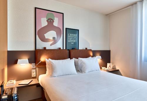 Habitación Doble - 2 camas del hotel B&B HOTEL Paris Nord 18ème. Foto 4
