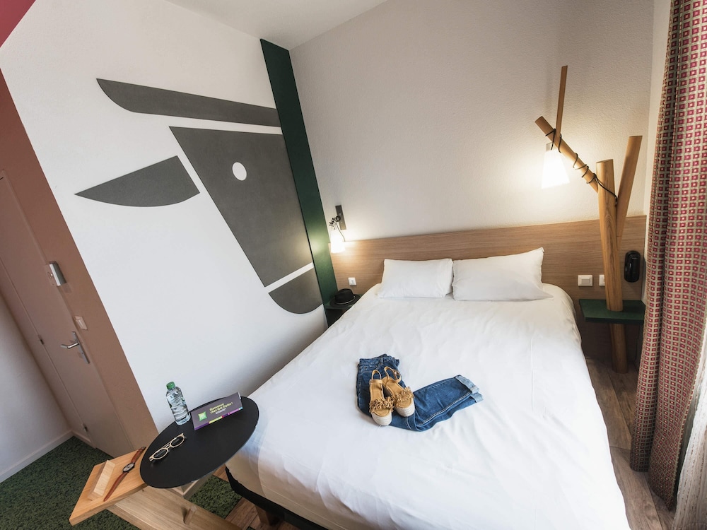 Habitación Estándar con 1 cama doble del hotel Ibis Styles Moulins Centre. Foto 5