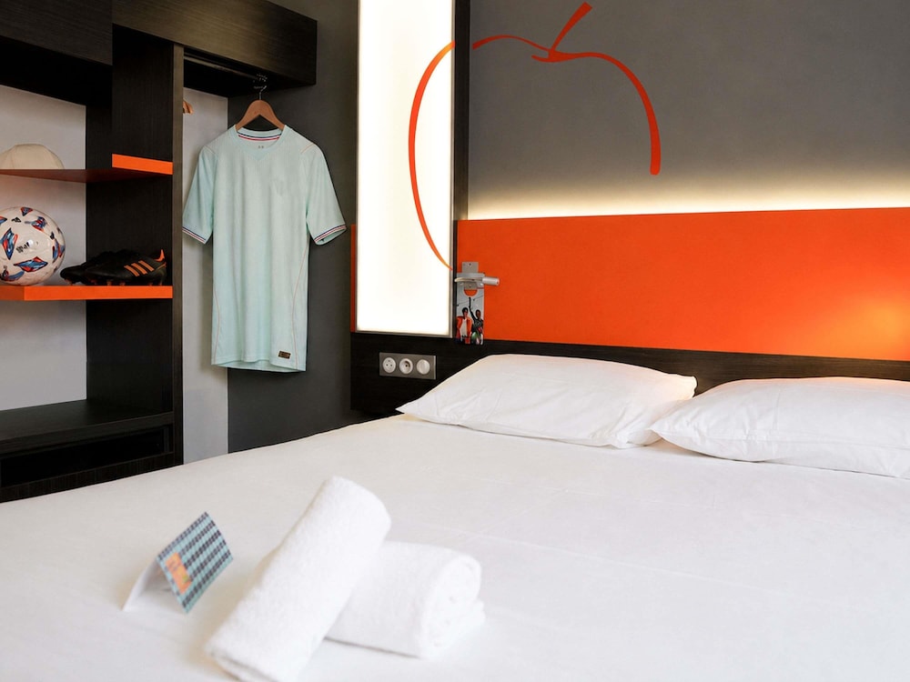 Habitación Premium con 1 cama doble del hotel Ibis Styles Caen Centre Gare. Foto 6