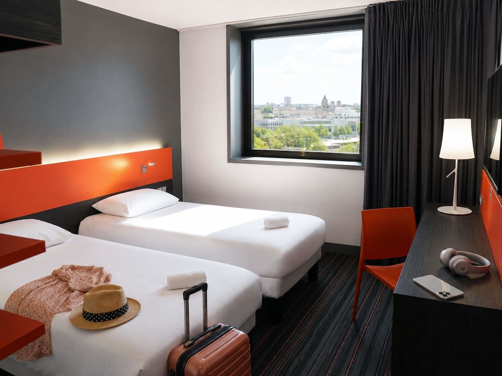 Habitación estándar con dos camas individuales del hotel Ibis Styles Caen Centre Gare