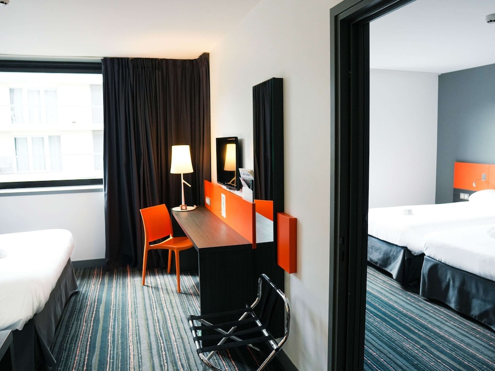 Suite Familiar Estándar con 2 habitaciones comunicadas del hotel Ibis Styles Caen Centre Gare. Foto 3