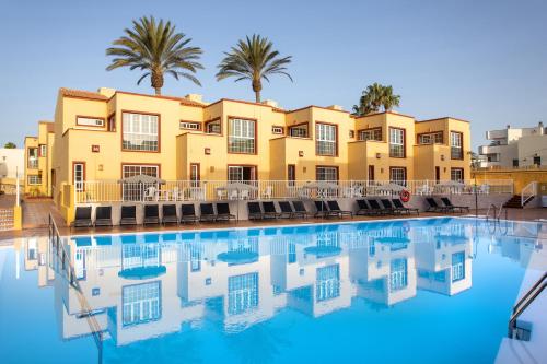 Suite Junior con balcón o terraza del hotel Maxorata Beach
