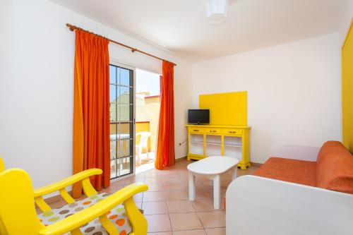 Suite Junior con balcón o terraza del hotel Maxorata Beach. Foto 4