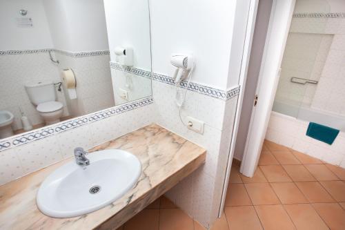 Suite Junior con terraza del hotel Maxorata Beach. Foto 3