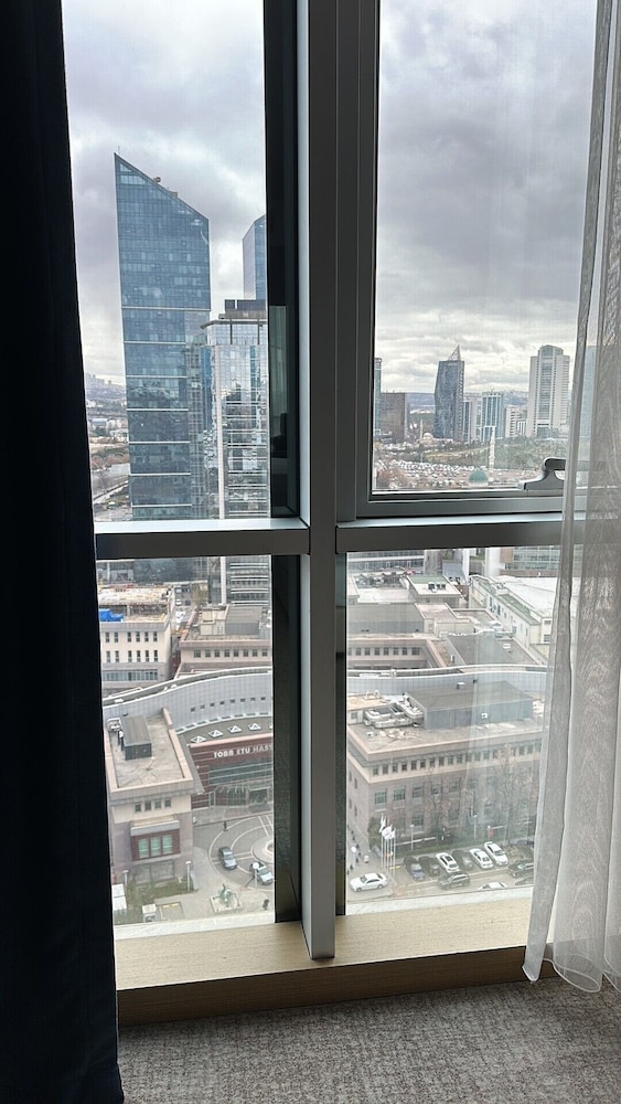 Habitación Estándar, Vistas a la Ciudad con 2 Camas Individuales del hotel Downtown Ankara Hotel. Foto 4