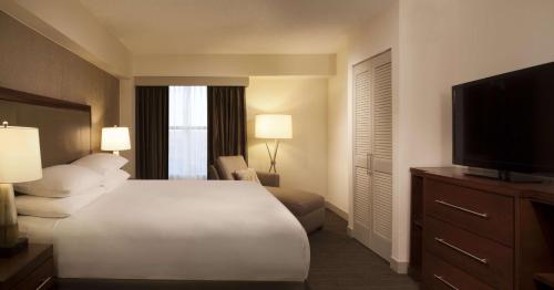 Suite de 1 dormitorio del hotel Hyatt Regency Long Island at Wind Watch Golf Club. Foto 4