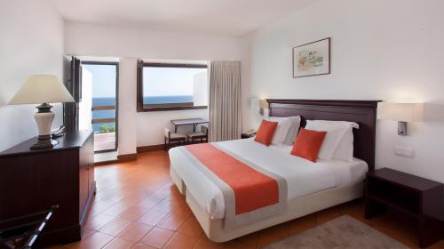 Habitación Doble Estándar con vistas al mar - 1 o 2 camas del hotel Do Mar. Foto 3