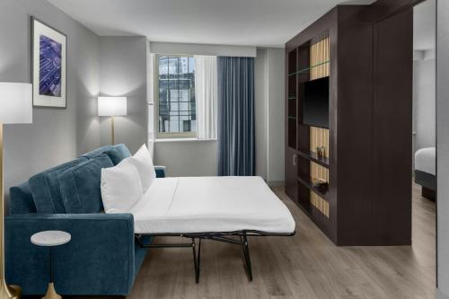 Suite - 1 cama extragrande del hotel Four Points by Sheraton New York Downtown. Foto 4