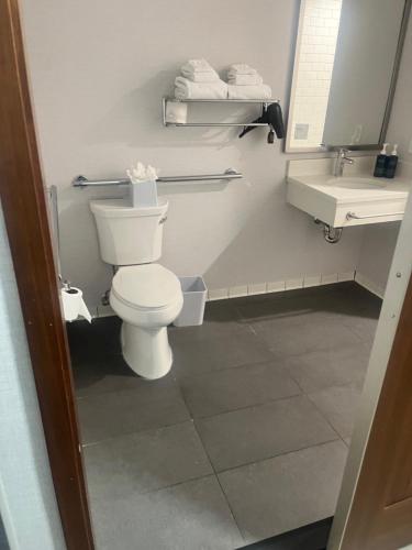 Habitación Doble con bañera adaptada para personas de movilidad reducida - 2 camas dobles del hotel Four Points by Sheraton New York Downtown