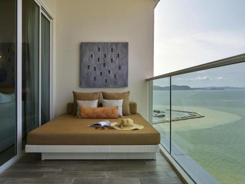 Suite Presidencial del hotel Mövenpick Siam Na Jomtien Pattaya. Foto 1