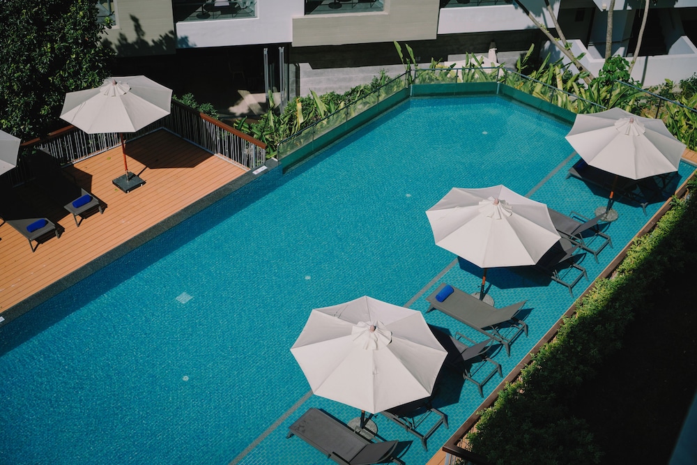 HABITACIÓN SUPERIOR, 1 cama king size, Balcón, Vistas a la piscina del hotel Andaman Beach Phuket - Handwritten Collection. Foto 4