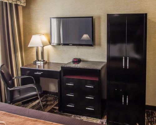 Habitación - 1 cama extragrande - No fumadores del hotel Rodeway Inn Bronx Zoo. Foto 2