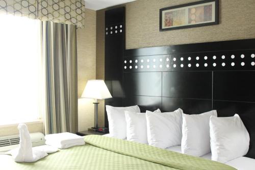 Habitación con cama extragrande - Fumadores del hotel Rodeway Inn Bronx Zoo