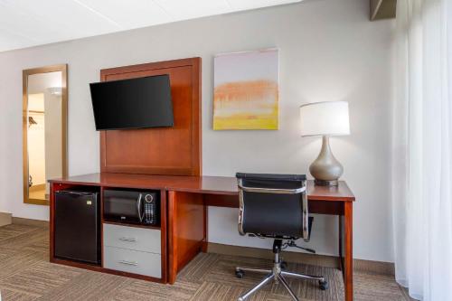 Habitación con cama extragrande adaptada para persona de movilidad reducida - No fumadores del hotel Comfort Inn Edgewater On Hudson River