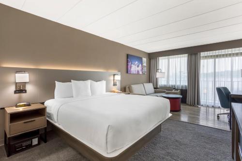 Suite con cama extragrande - No fumadores del hotel Comfort Inn Edgewater On Hudson River. Foto 2