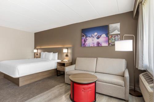 Suite con cama extragrande - No fumadores del hotel Comfort Inn Edgewater On Hudson River. Foto 1