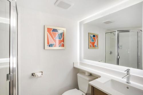 Suite Executive - 1 cama extragrande - No fumadores del hotel Comfort Inn Edgewater On Hudson River. Foto 4