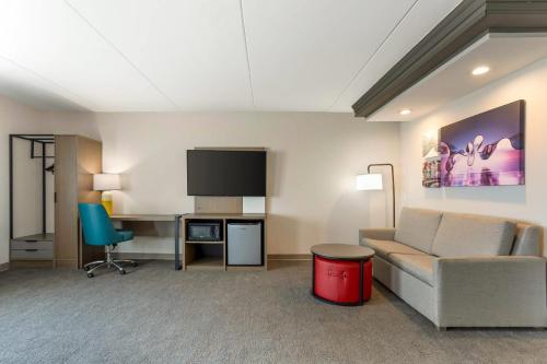Suite Executive - 1 cama extragrande - No fumadores del hotel Comfort Inn Edgewater On Hudson River. Foto 4