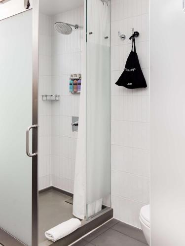 Habitación con literas del hotel Arlo Nomad. Foto 3