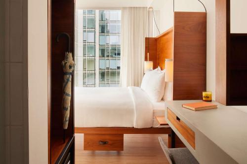 Habitación con vistas al cielo - 1 cama grande del hotel Arlo Nomad