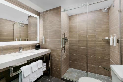 Habitación Doble - 2 camas dobles del hotel Hilton Garden Inn New York Times Square North. Foto 2