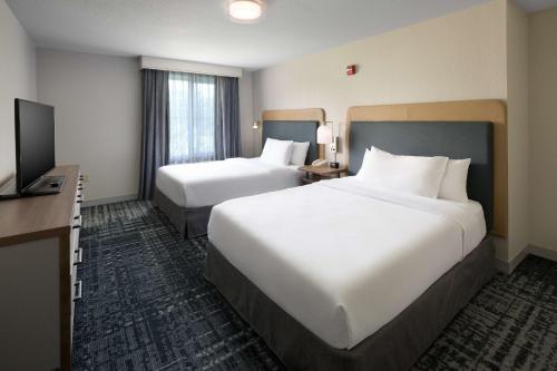 Suite Queen con dos camas Queen - Adaptada para personas con discapacidad auditiva - No fumadores del hotel Homewood Suites Stewart Airport. Foto 3