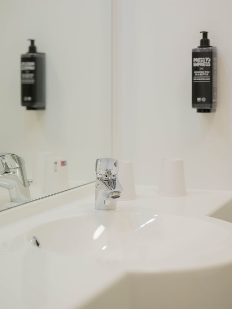 Habitación Estándar con 1 cama doble del hotel Ibis Styles Sarrebourg. Foto 21