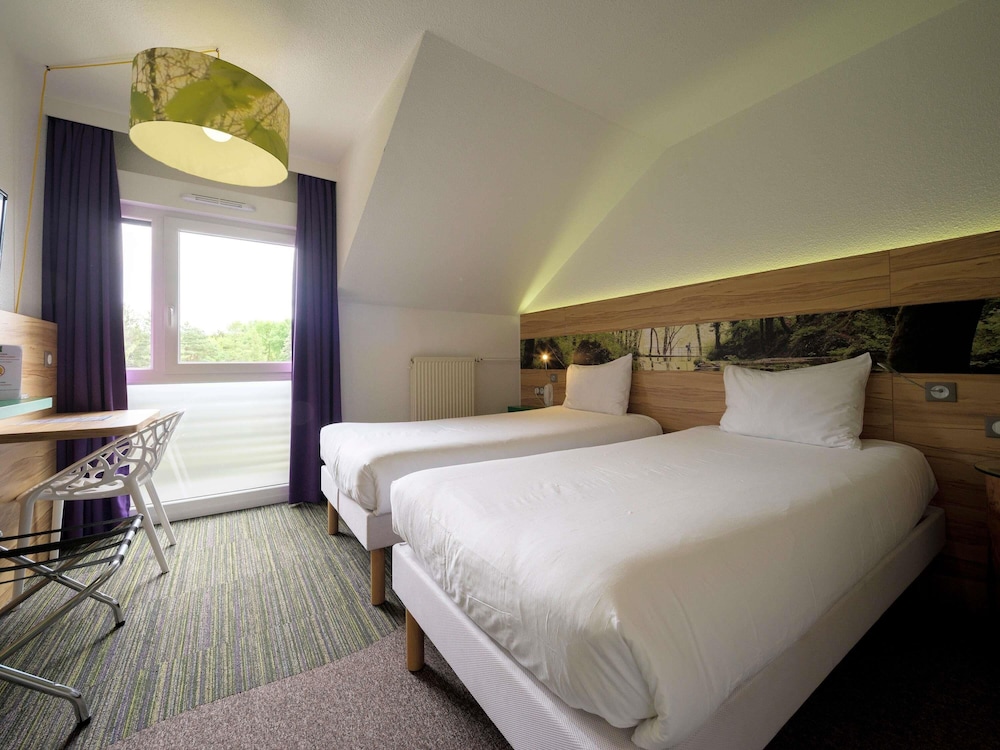 Habitación estándar con 2 camas individuales del hotel Ibis Styles Sarrebourg. Foto 6