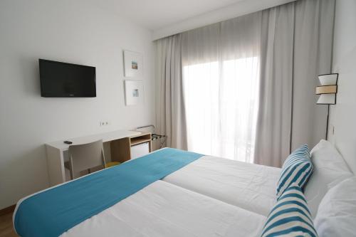 Habitación Doble con vistas al mar - 1 o 2 camas del hotel Bluesea Playa Azul. Foto 2