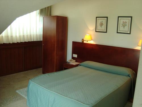 Habitación Doble - Ático del hotel Bahia Bayona. Foto 1