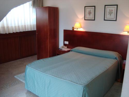 Habitación Doble - Ático del hotel Bahia Bayona. Foto 2