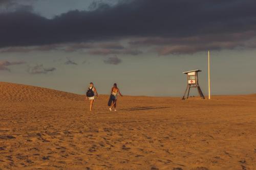 Bungalow con terraza y vistas a la piscina del hotel Vista Verde. Foto 25