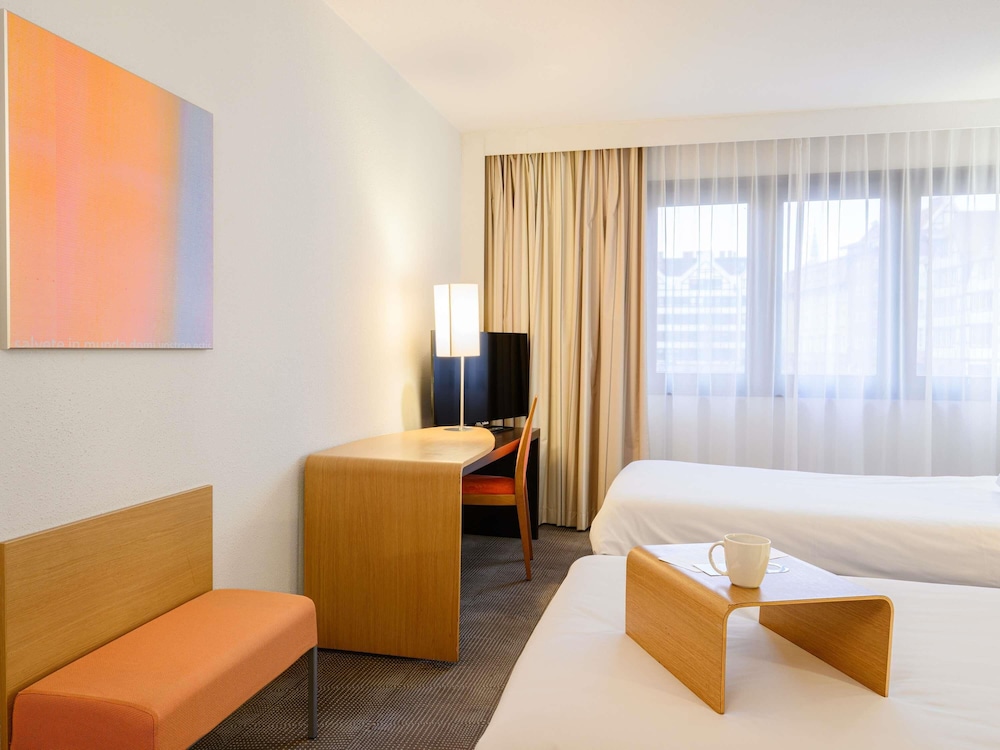 Habitación estándar con 2 camas individuales del hotel Novotel Gdansk Centrum. Foto 4