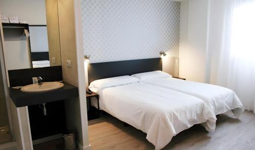 Habitación Doble Estándar - 1 o 2 camas del hotel Urban Dream Nevada. Foto 2
