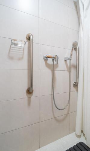 Habitación Individual adaptada para personas con movilidad reducida del hotel La City Mercado. Foto 6
