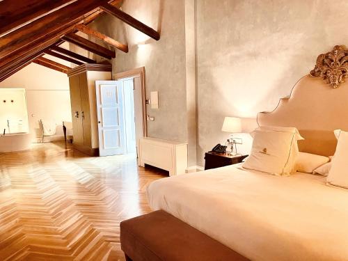 Habitación Familiar Deluxe del hotel Palacio De Úbeda 5 G.l.. Foto 4