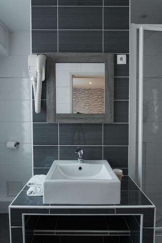 Habitación Triple Clásica del hotel Cosmos. Foto 10