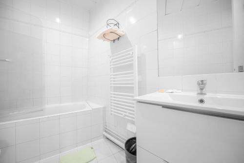 Habitación Doble Estándar - 1 o 2 camas del hotel Casa Serena Paris