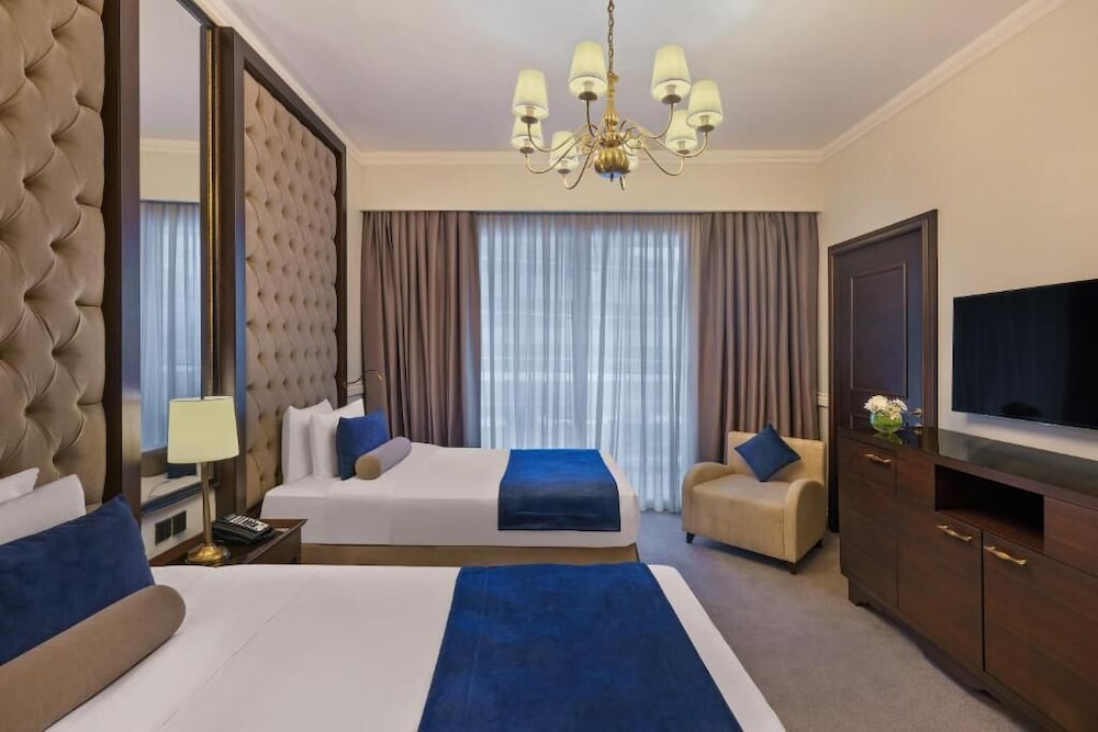 Superior Room - Private Beach, Infinity Pool, Lazy River & Kids Club Access del hotel Dukes The Palm, A Royal Hideaway. Foto 2