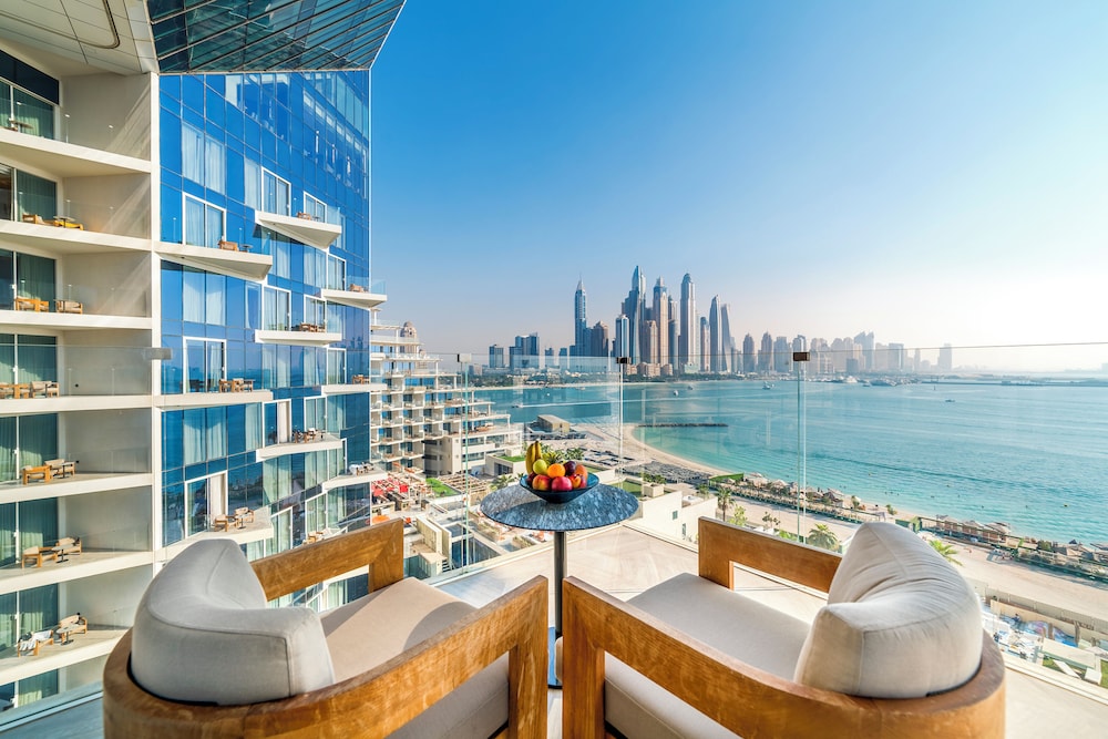Habitación de lujo con vistas al mar del hotel FIVE Palm Jumeirah Dubai. Foto 2