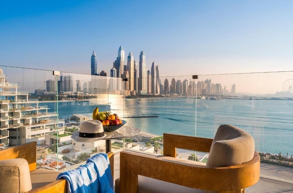 Habitación de lujo con vistas al mar del hotel FIVE Palm Jumeirah Dubai. Foto 8