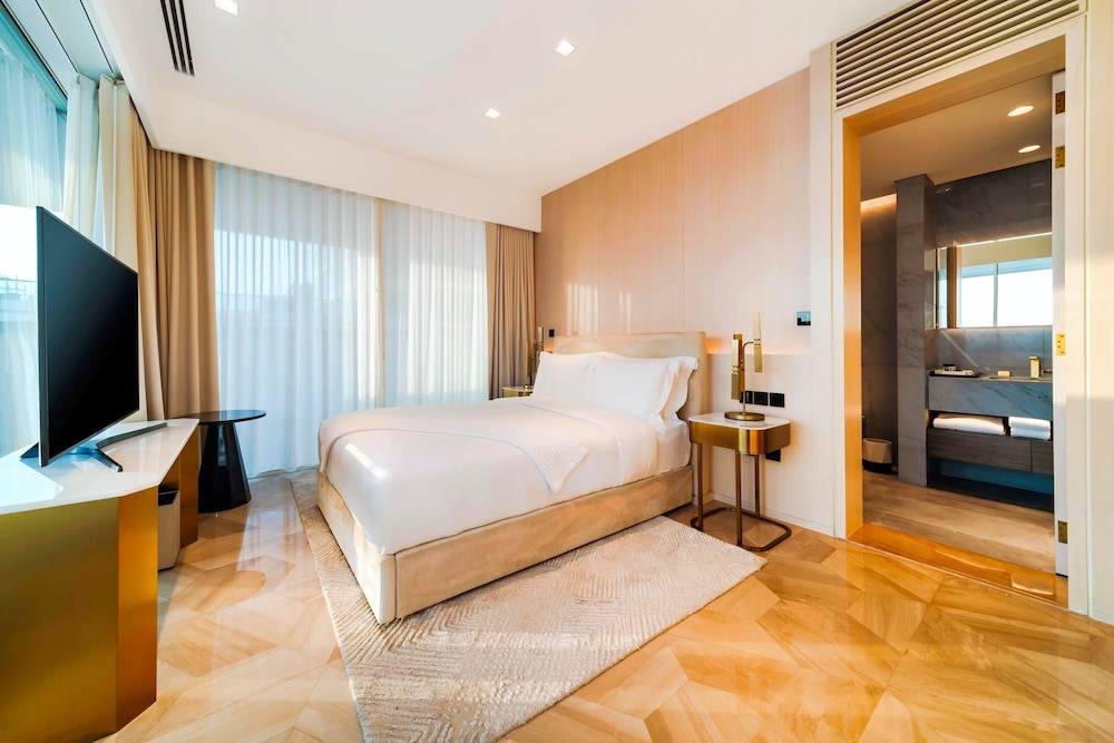 Suite XL con piscina y terraza, 3 dormitorios del hotel FIVE Palm Jumeirah Dubai. Foto 1
