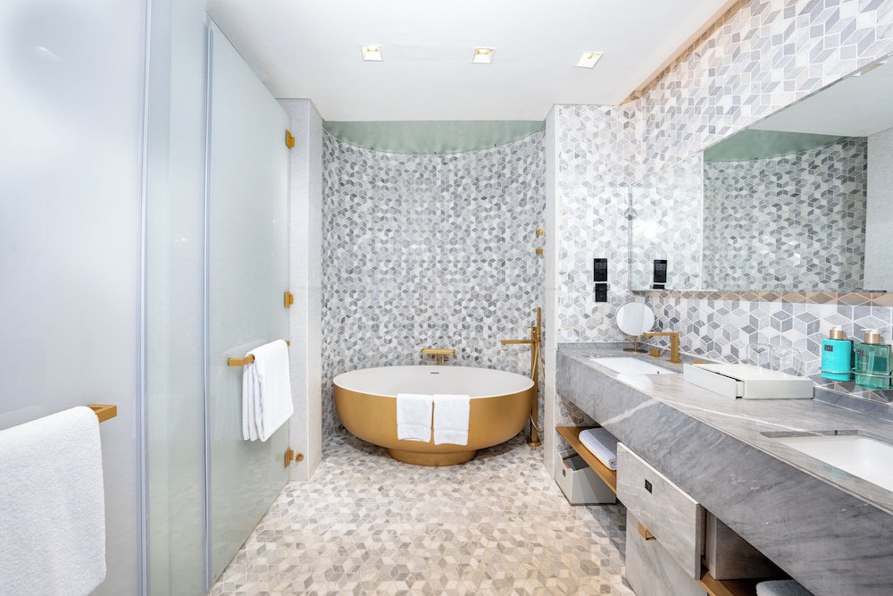 Suite de lujo de 2 dormitorios del hotel FIVE Palm Jumeirah Dubai. Foto 6