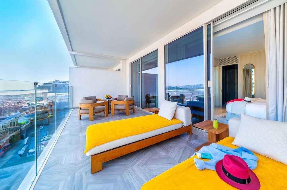 Suite junior del hotel FIVE Palm Jumeirah Dubai. Foto 3