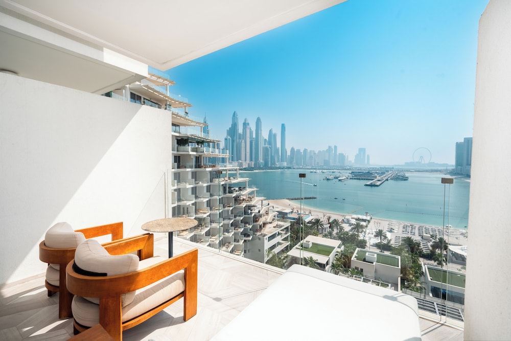 Habitación de lujo, 2 camas de matrimonio, vistas al mar del hotel FIVE Palm Jumeirah Dubai. Foto 7